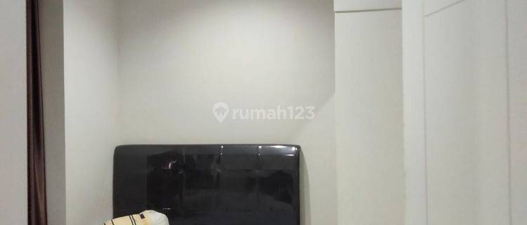 Disewakan Rumah 2 Lantai 2 Kt di Cluster Azura, Vanya Park Bsd 1