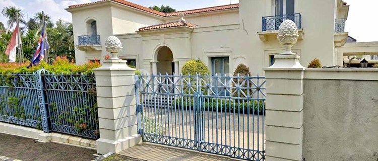 Rumah Mewah Double Hoek Asri Lebak Lestari Indah Residence Jaksel 1