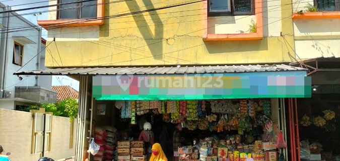 Shop complex in a prime location near SMP 9 Pajang, Solo. 1