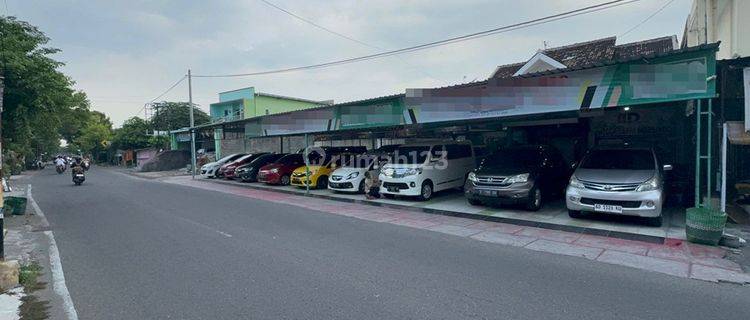 Bangunan Showroom Dan Rumah 2lt Kawasan Ramai Nusukan Solo 1