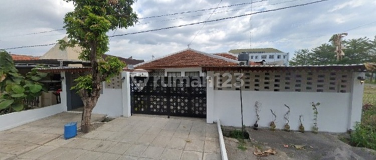 Rumah Sewa Full Furnish Jajar Hanya 2 Menit ke Rs Jih Solo 1