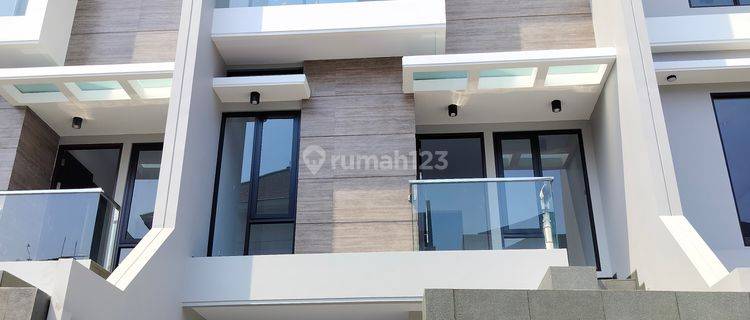 Rumah Baru Modern Minimalis 3 Lantai di Sunter Jakarta Utara 1