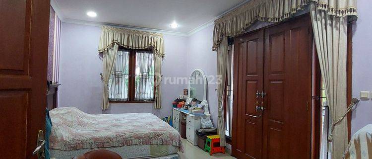 Dijual Rumah Besar.  Hook. Jakarta Barat 1