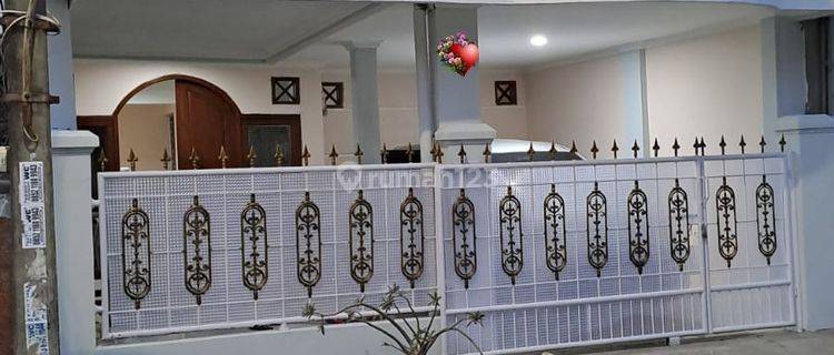 Rumah Necis Gaya Modis di Taman Harapan Baru Siap Huni 22079 Er 1