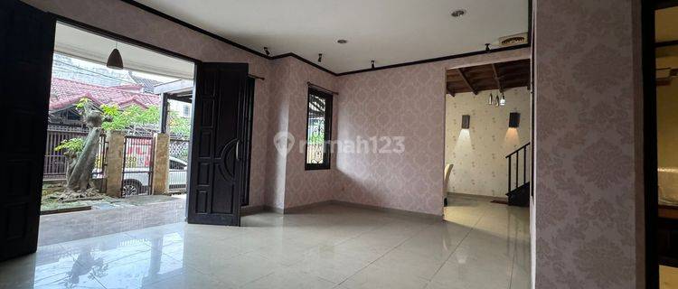 S1722-Cb35+ Rumah 2 Lantai + Rooftop 14x14,5 M2 Carport 2 Mobil Hadap Timur Cipulir Estate 1