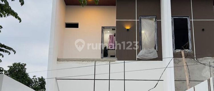 J2114-c2%+#3%3 Rumah Baru 3 Lantai 5x20/135 M2 On Progress Hadap Selatan Carport 2 Kav Dki Meruya 1