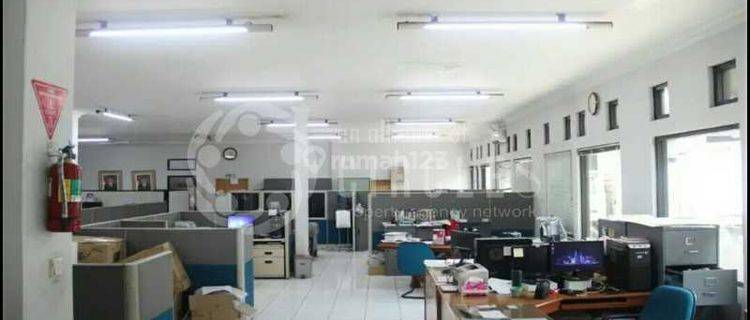 Dijual Kantor Fungsional Diarea Ramai Usaha Ciateul, Bandung 1