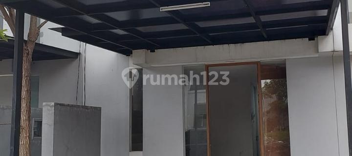 For Sale at a Loss, New House, Fresh Royal Residence - Gresik 1