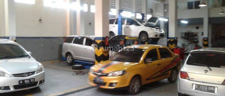 Gedung sholat room mobil di Jl citayem 1