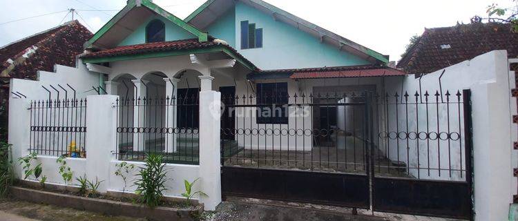 Rumah Murah Lingkungan Nyaman Cocok Untuk Kantor Lokasi Dekat SMU UII 1