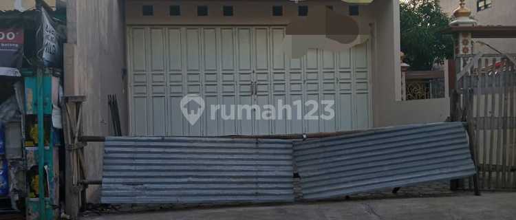 Affordable Shop House Suitable for Office in Banguntapan Area Near Kota Gede 1