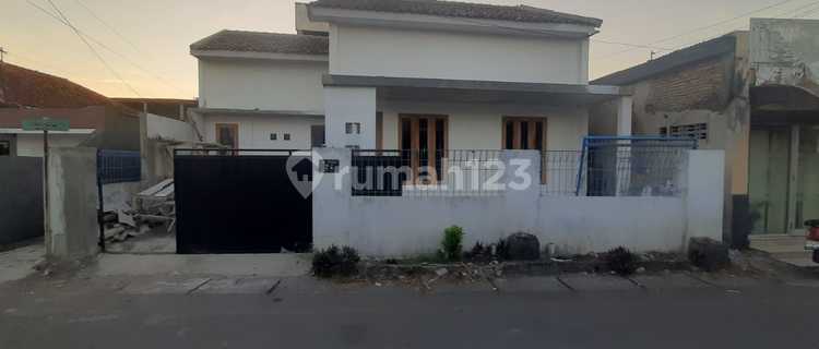 Rumah Dijual Proses Finishing Area Batikan Dekat XT Square Kota Jogja 1