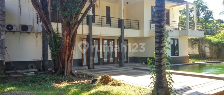 Disewa Rumah Kemang, Luas Tanah 1000M, Bangunan 500M,Kamar Tidur 6, Parkir Luas,Ada Swimming Pool, AC 8 Unit, Harga 375 Jt Pertahun Negosam 1