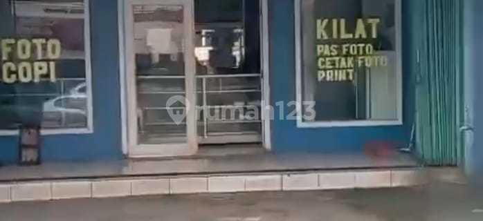 For Rent, Cinere Raya Shop House, Suitable for Office, Business, and Warehouse, Land Width 6M, Land Length 24M, Building Length 10M, Total Building Area 110M, 3 Floors, Parking for 3 Cars, Price 200 Million per 2 Years Negotiable. 1