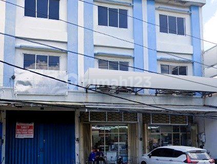 Ready-to-Use 3.5-Story Shop House on Dupak Main Road, 3 Units Side by Side. 1