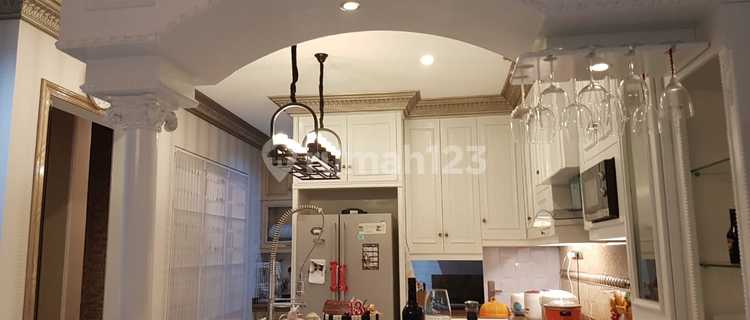 Rumah di Emerald Mansion 1