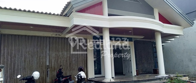 House in Villa Marina Area, Semarang, Land Size 4483 1