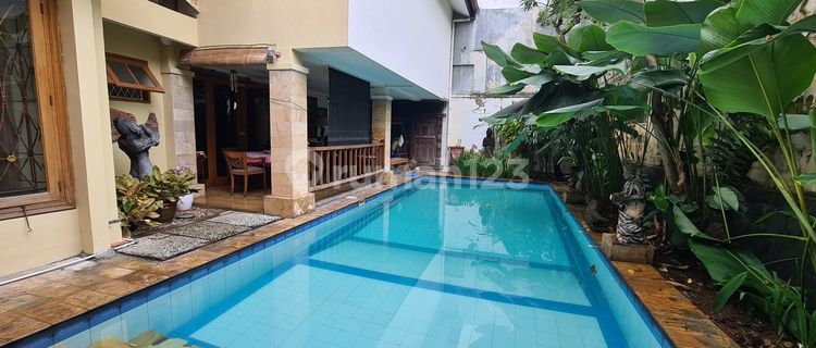 Ready-to-Occupy House in Dukuh Patra, Kuningan, South Jakarta 1