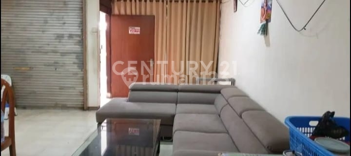 Strategic Old House in Kramat Senen, Central Jakarta 1
