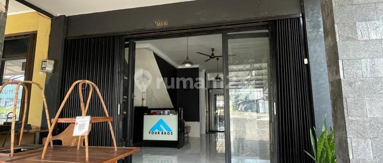 3-Story Shop House in Villa Nusa Indah 5 1