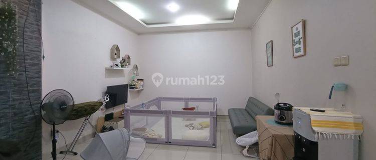 Dijual Rumah 2 Lantai di Dalam Cluster di Perumahan Kota Wisata Cibubur 1