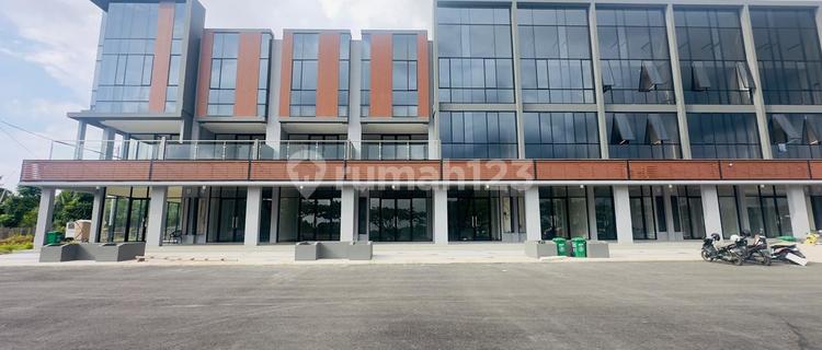 Three-Story Ready-to-Occupy Shop House in Perintis, Spacious Parking 1