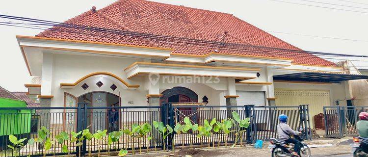 RUMAH POROS JALAN RAYA STRATEGIS DI PAKISAJI BEKAS USAHA KULINER
 1