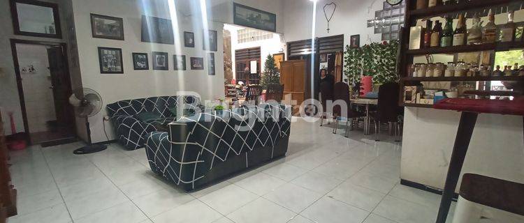 RUMAH TINGGAL JUAL CEPAT MURAH KUTISARI ROW JALAN 3 MOBIL 1