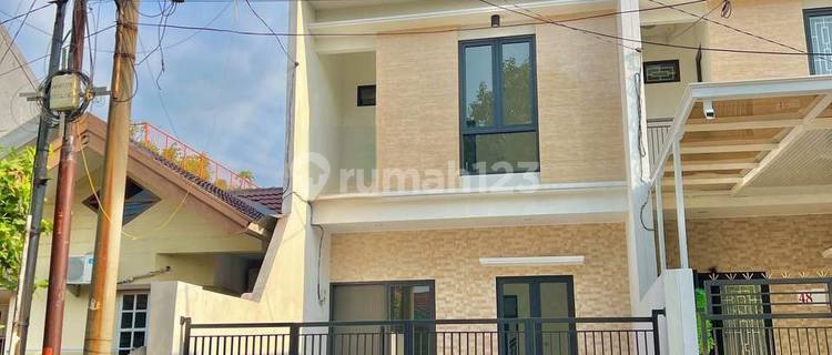 Modern Minimalist House in Nirwana Eksekutif Rungkut 2 Floors with SHM 1