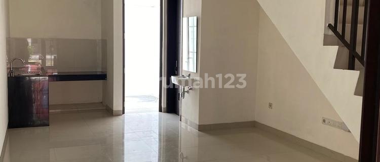 For Sale/ For Rent Green Village House Size 4x15 1