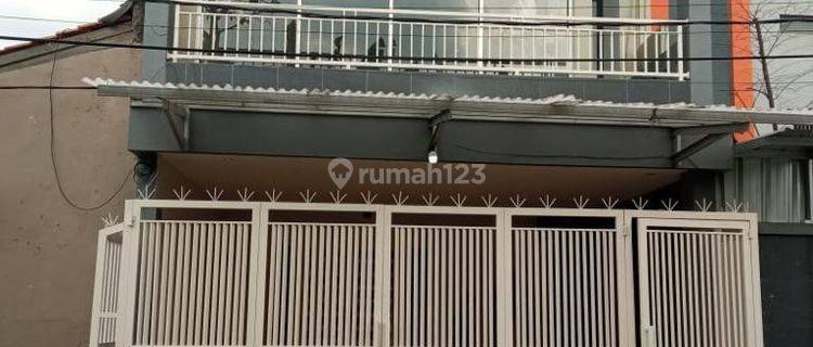 Rumah 2.5 lantai di kunciran dekat alam sutera 1