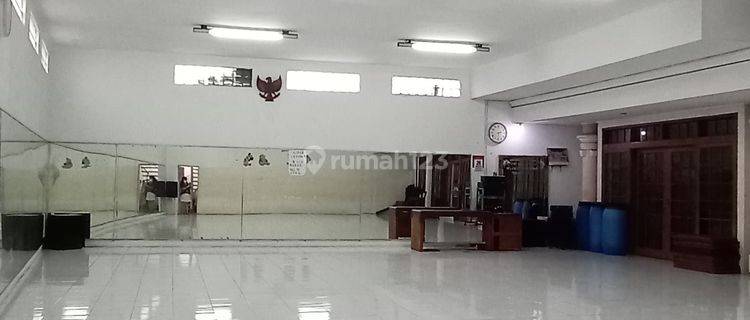 Jarang Ada! Rumah Tengah Kota Akses 2 Mobil Dekat Stasiun Bandung 1