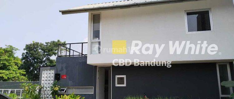 Rumah Modern Minimalis Bonus Rumah Tua di Ciwastra, Bandung 1