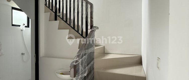 Rumah 2 Lantai di Citra Garden Puri Jakarta Barat Lokasi bagus 1