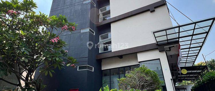 Dijual Hotel 5 Lantai Luas 655m2 di Matraman Jakarta Timur, Kondisi Hotel Masih Aktif 1