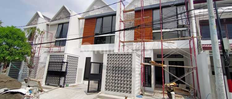 Dijual New Gress Hook 2 Lantai di Perumahan Gading Pantai Kenjeran 1