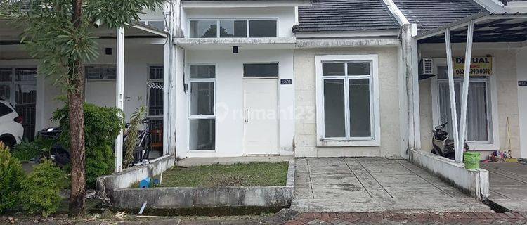 Rumah cantik dalam perumahan dekat dengan bandara sultan hasanuddi makassar akasia cluster 1