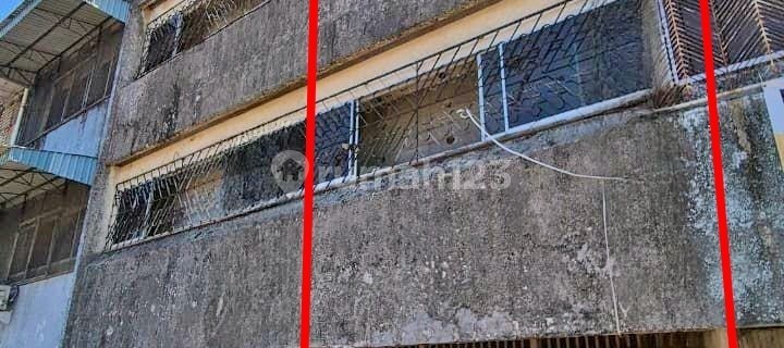 Strategic Shop House on Jalan Maccini Baru, Makassar 1