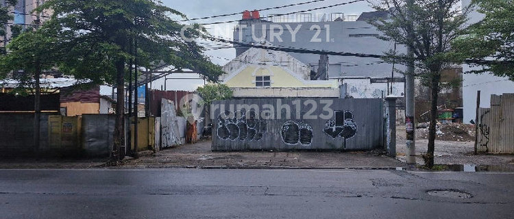 Rumah Siap Usaha di Jalan Haji Bau Dekat Pantai Losari Makassar 1