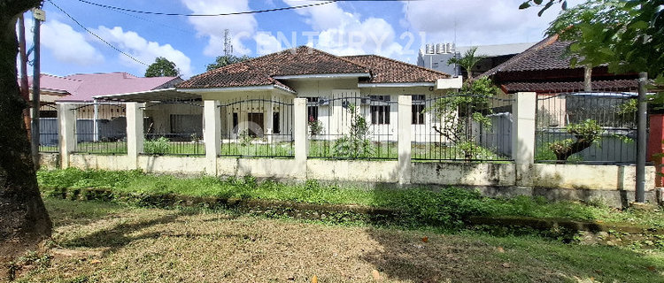 Rumah Luas 1000 Mtr2 di Tengah Kota Makassar Dekat Mall Nipah 1