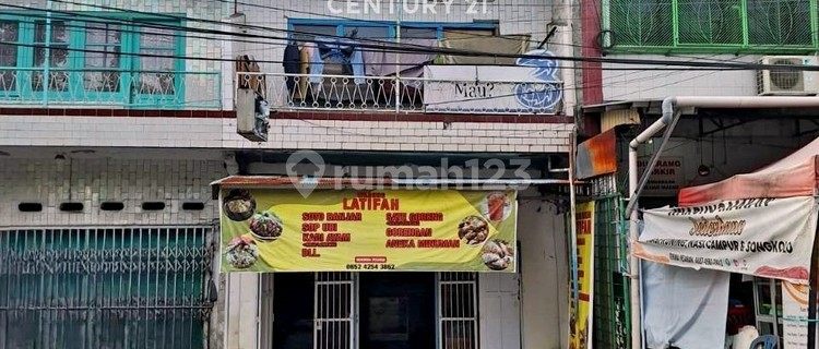 Strategic and Ready-to-Occupy Shop House on Ujung Street 1