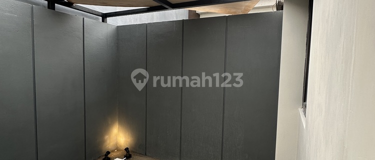 Ruamh 1 Lantai 3 Kamar 1