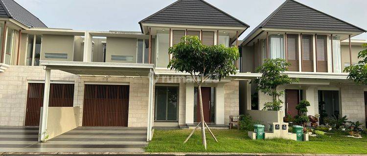 Rumah di Jalan Boulevard Tallasa City Makassar 2 Lantai Hadap Selatan 1