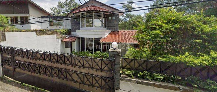 Disewakan Villa Harga Oke Banget Dengan View Hutan Ada Swiming Poolnya di Bukit Pakar Utara  1