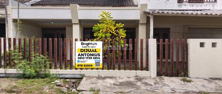 Rumah 2 Lantai SHM di Jalan Jemur Andayani, Surabaya 1