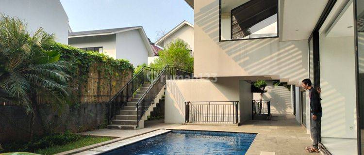 Beautiful Town House In Kemang 1