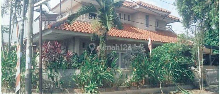 BSD - Nusaloka ,dijual rumah siap huni ( posisi hook)  1