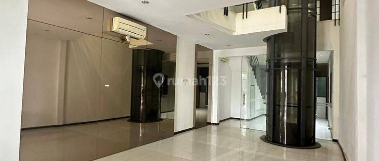 Dijual Ruko Kondisi Bagus @,4,5 Lantai Di Lokasi Strategis -kebayoran Baru Panglima Polim Kebayoran Baru  1