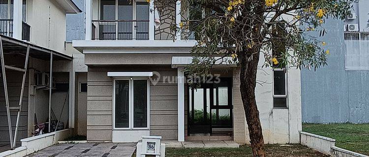 Dijual cepat rumah 2 lantai di Suvarna Sutera 1