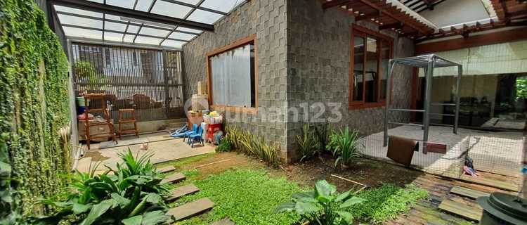 Dijual Rumah Mewah Semi Furnished Di Jalan Pulomas Barat Iiijakarta Timur 13210, Pulomas 1